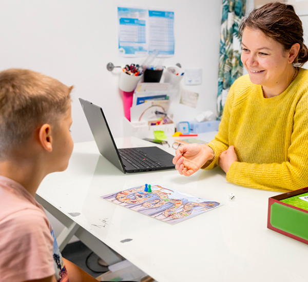 Troubles de la communication et du langage oral : Prise en soin orthophonique des jeunes enfants